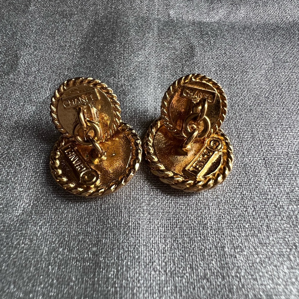 Chanel Gold Round Vintage Cufflinks - Picture 7 of 8